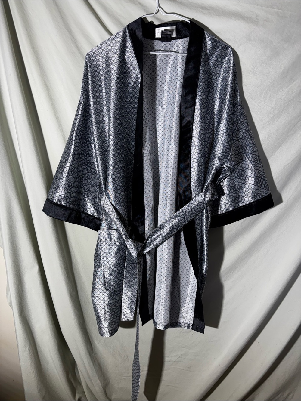 Silver and Black Geometric Kimono Robe